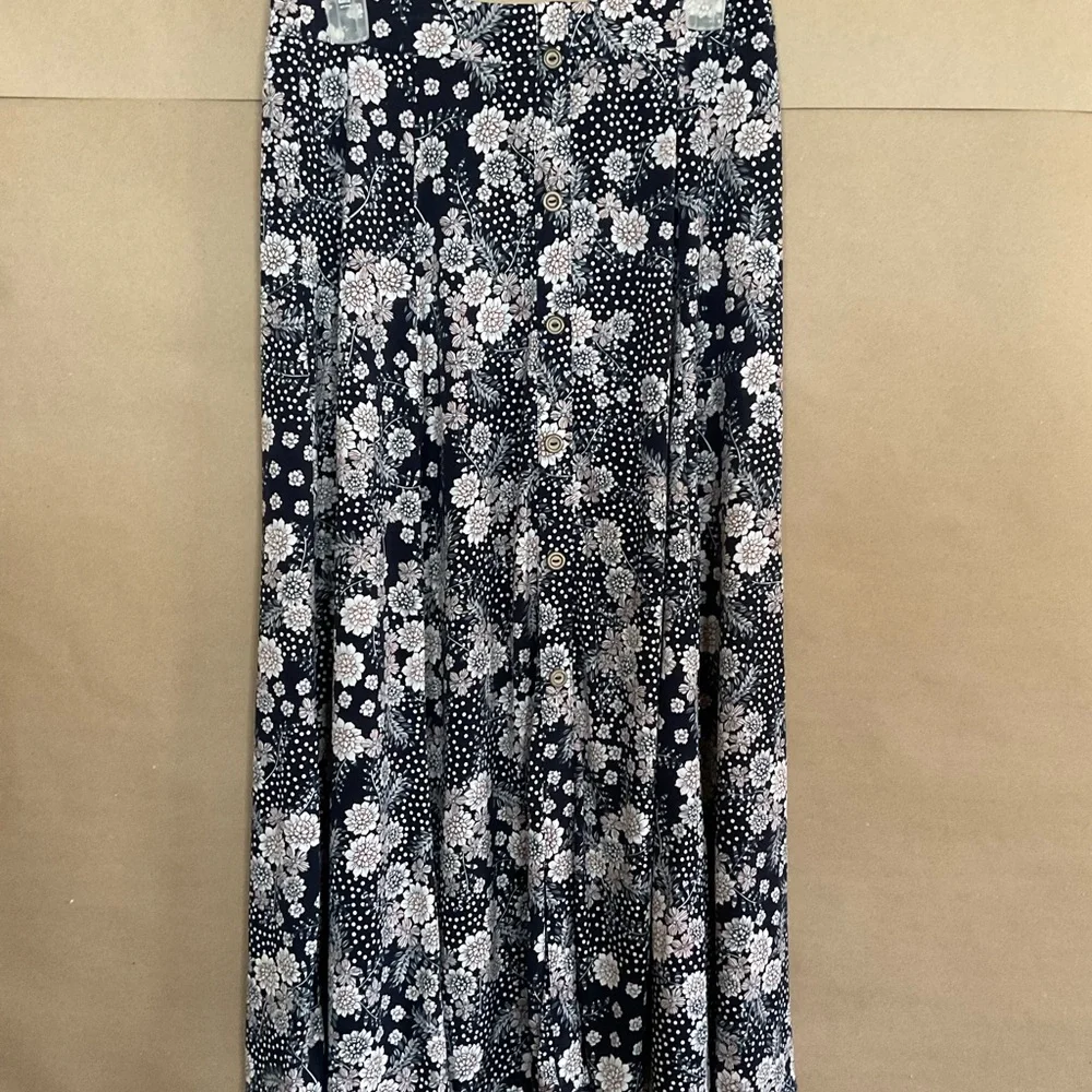SJS maxi skirt. Navy blue floral. Size M - Picture 1 of 8